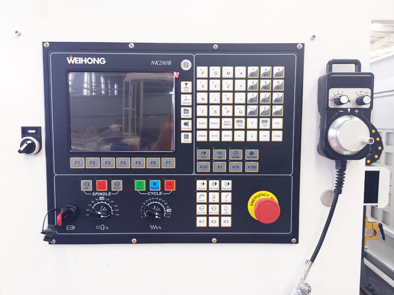 帶自動換刀裝置的數控成型機