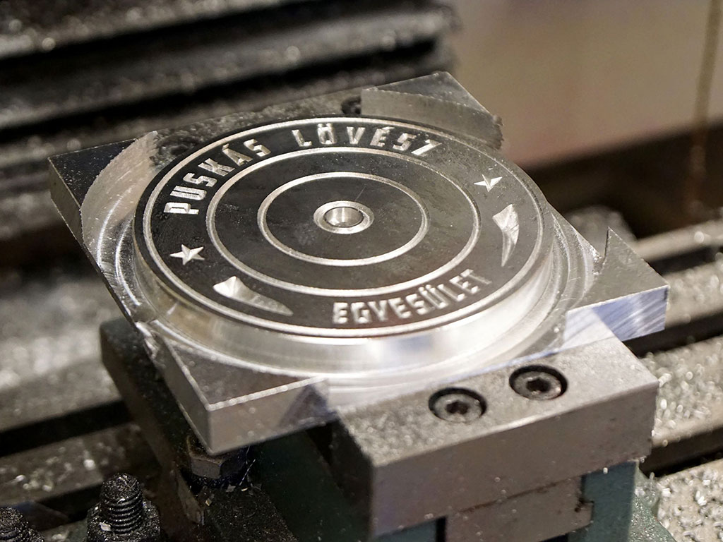 適用于鐵、黃銅、銅、鋼的數控金屬雕刻機