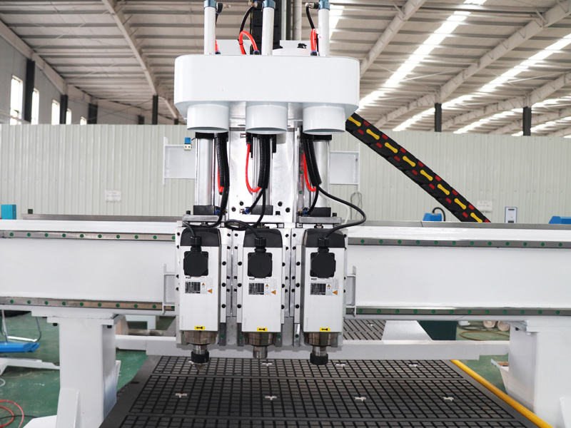 數(shù)控木工雕刻機(jī) - 專業(yè)廚柜定制設(shè)備