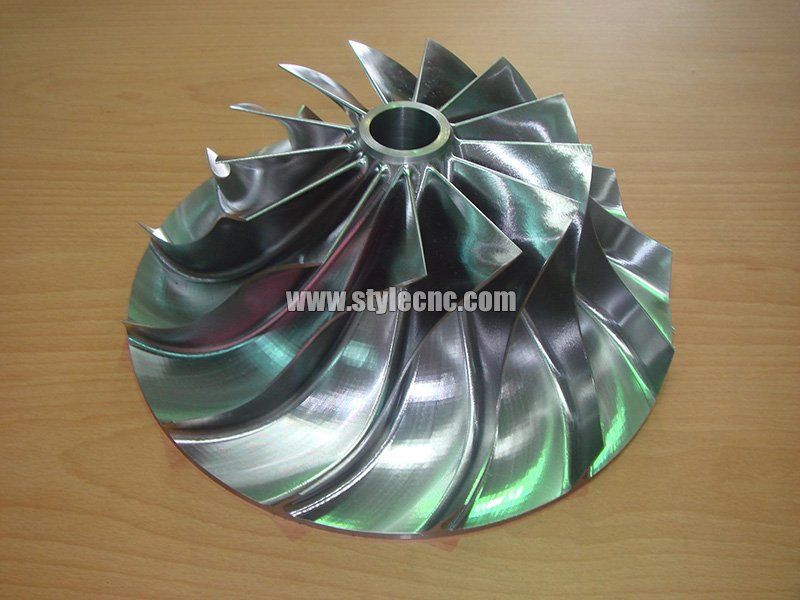 小型五軸數(shù)控機(jī)床制造鋁模