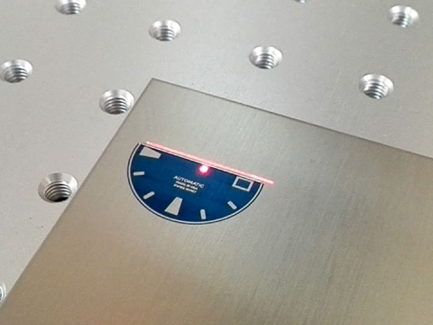 30W 帶自動對焦系統(tǒng)的 MOPA 激光打標(biāo)機(jī)