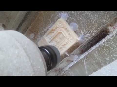 小型數(shù)控銑機(jī)制作象牙工藝品